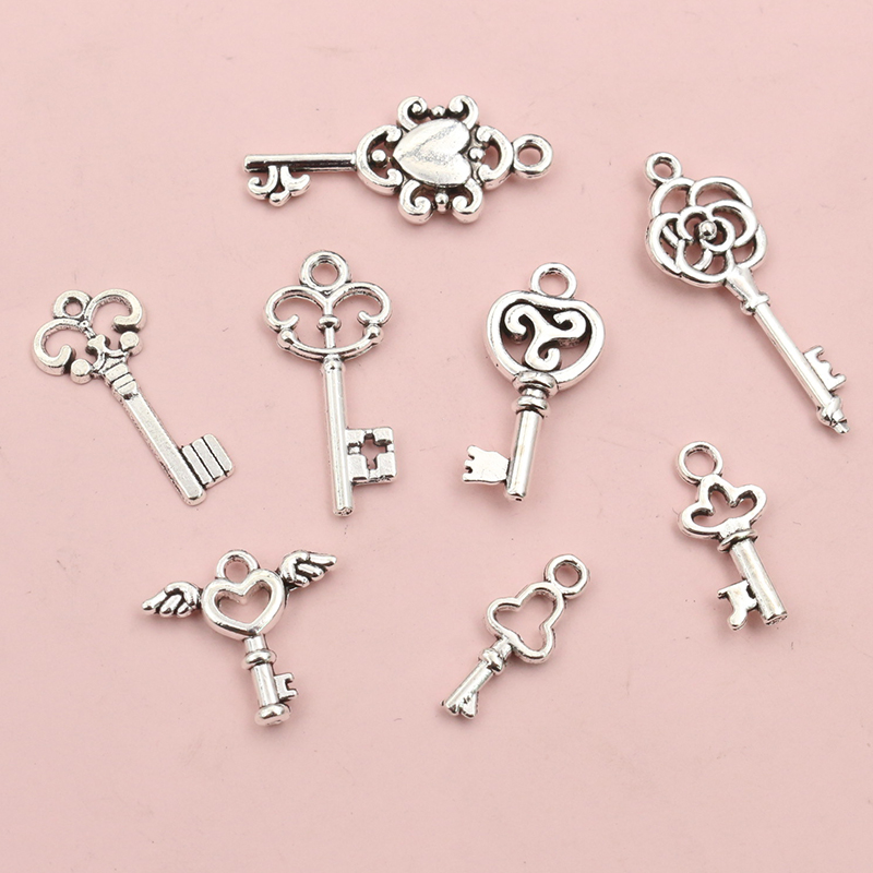 Vintage Collectibles For Sale - 50pcs Vintage Small Key Charms Antique