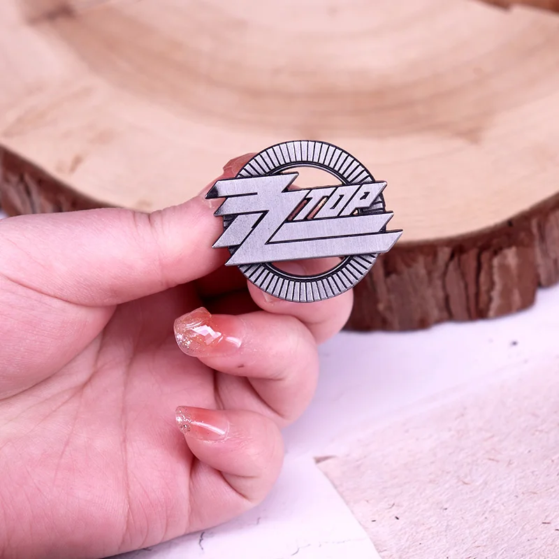 Rock Band Enamel Pin Vintage M - Collectible Vintage Brooches บทวิจารณ์และราคา