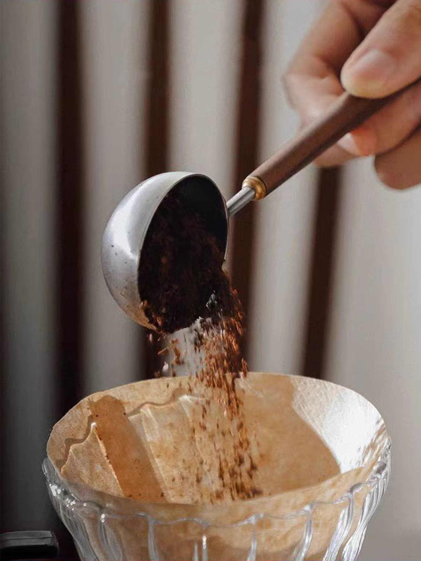 Coffee Spoon - Vintage Walnut  - Vintage Collectible Spoons บทวิจารณ์และราคา