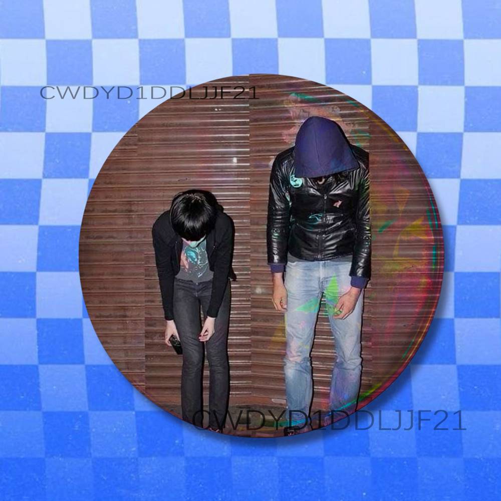 C-Crystal Castles Band Amnesty - Collectible Vintage Brooches บทวิจารณ์และราคา