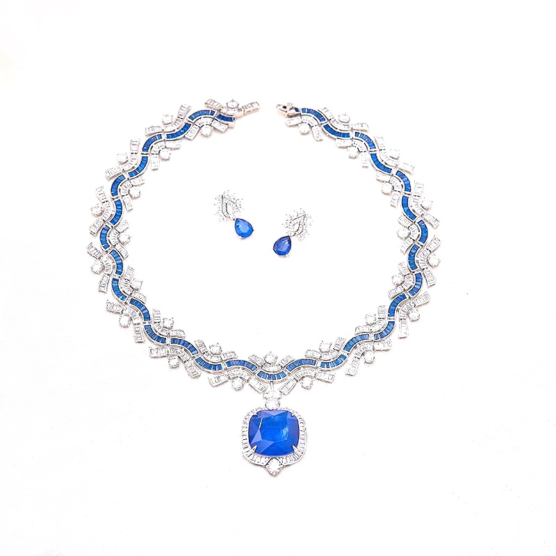 Designer Collection Style Neck - Vintage Collectible Jewelry บทวิจารณ์และราคา