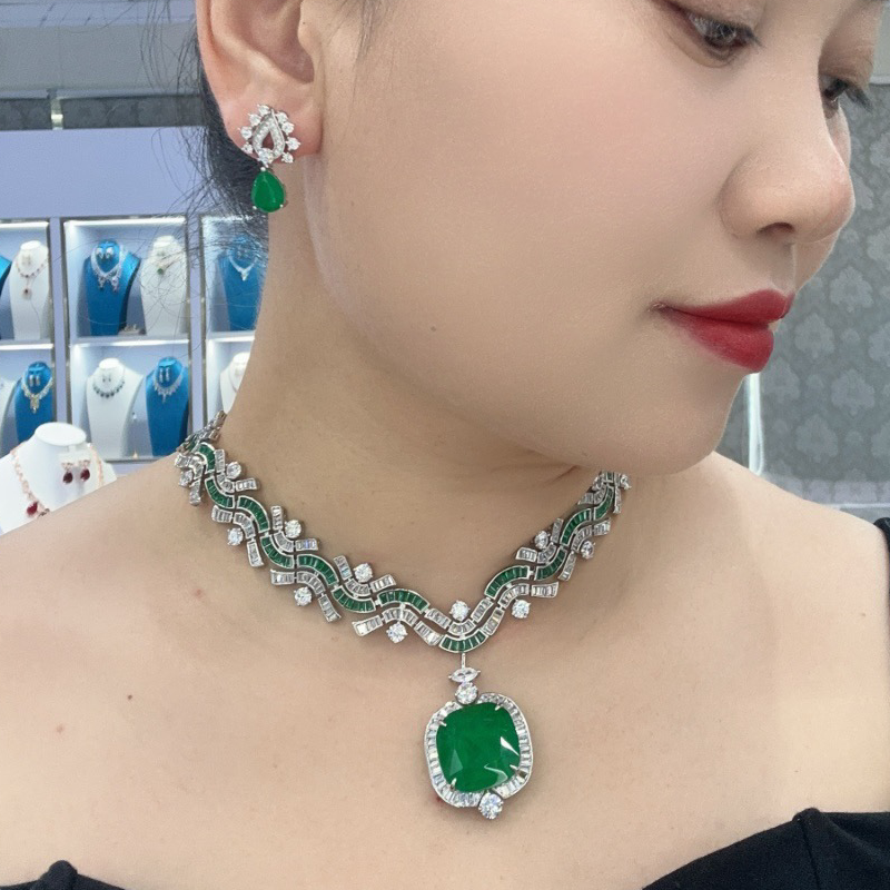 Designer Collection Style Neck - Vintage Collectible Jewelry บทวิจารณ์และราคา