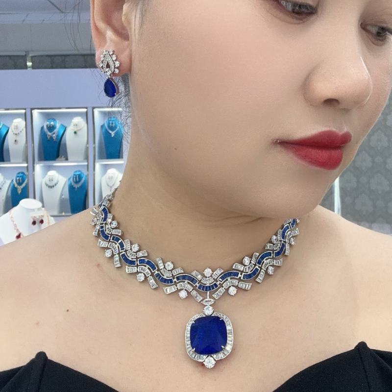 Designer Collection Style Neck - Vintage Collectible Jewelry บทวิจารณ์และราคา