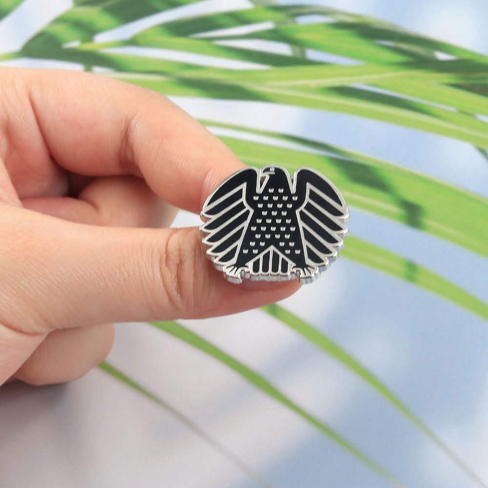 German Federal Black Hawk Broo - Collectible Vintage Brooches บทวิจารณ์และราคา